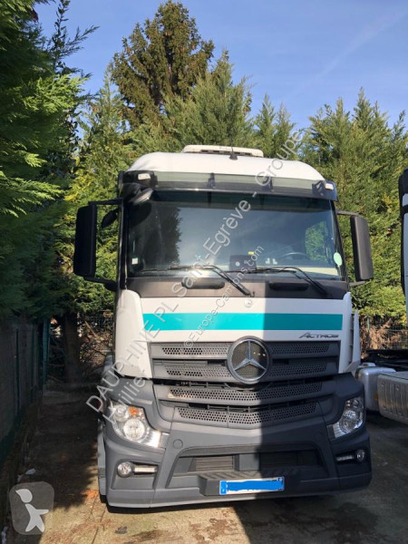 Tracteur Mercedes 1846 LS