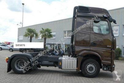 Cabeza tractora Mercedes