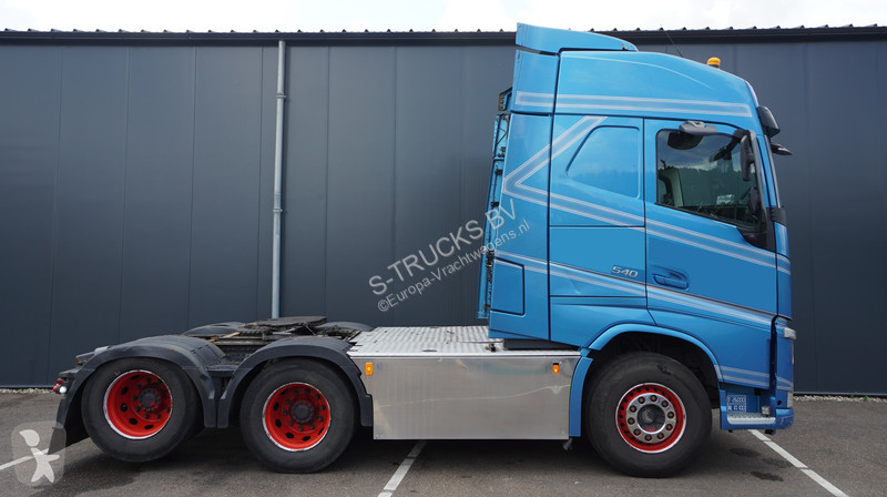 Tahač Volvo 6X4 EURO 6 GLOBETROTTER