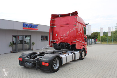 Cabeza tractora DAF