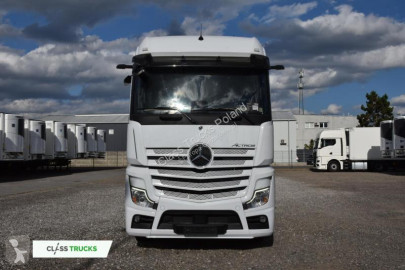 Cabeza tractora Mercedes