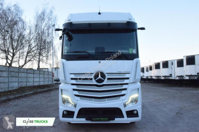 Cabeza tractora Mercedes