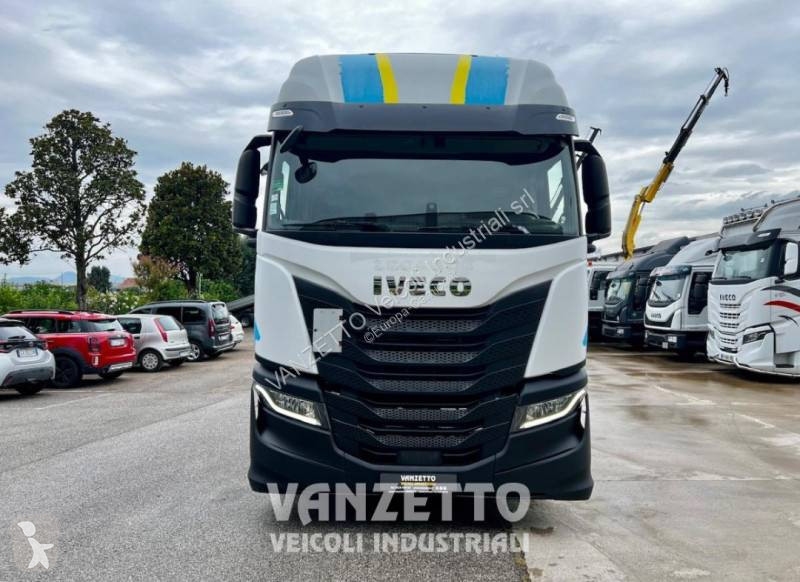 Traktor Iveco