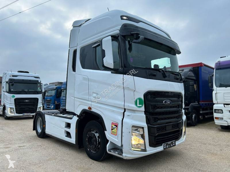 Traktor Ford