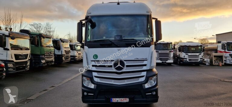 Traktor Mercedes 1842 4x2