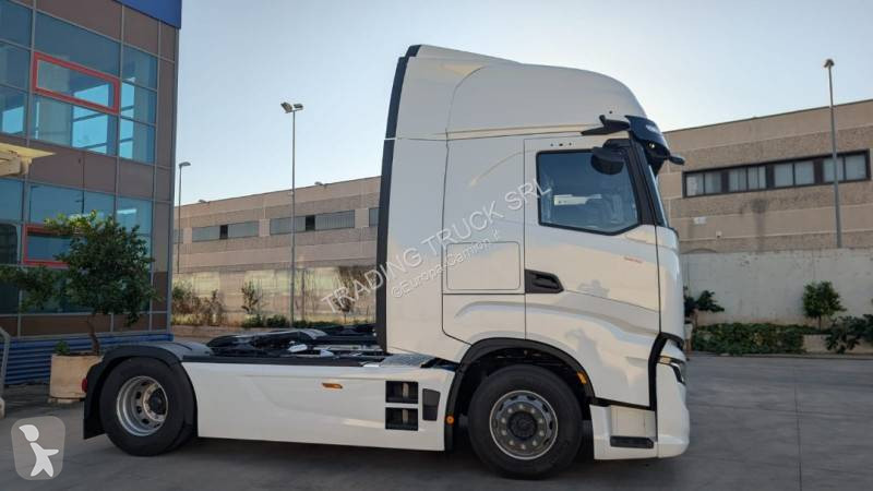 Traktor Iveco