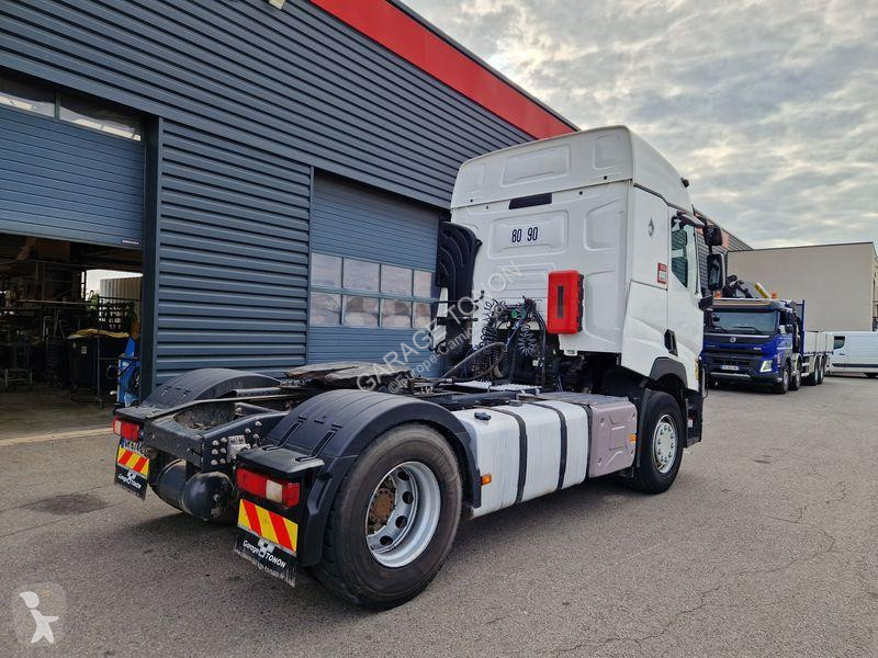 Traktor Renault 460 Gamme C