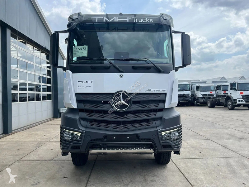 Tractor Mercedes 3348 S 6x4 Tractor Head