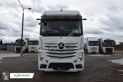 Traktor Mercedes