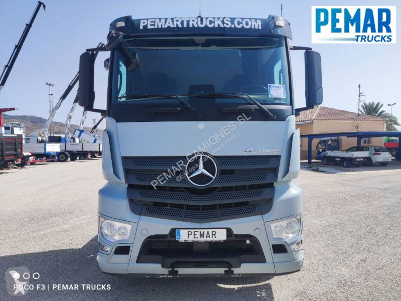 Traktor Mercedes
