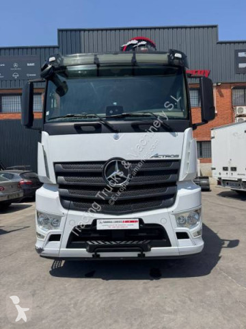 Cabeza tractora Mercedes