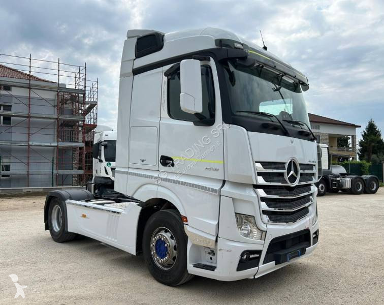 Traktor Mercedes
