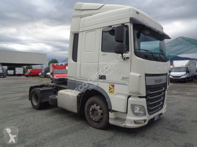 Tahač DAF XF460