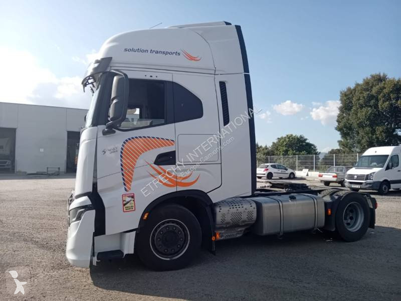 Traktor Iveco