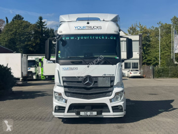 Cabeza tractora Mercedes