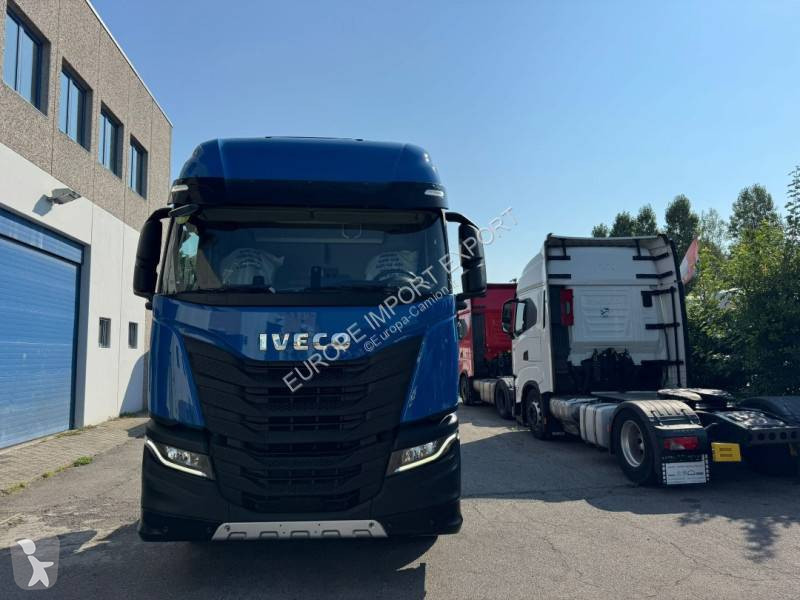 Traktor Iveco
