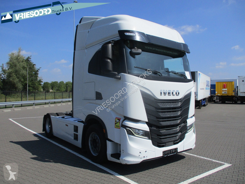 Tracteur Iveco S-way 460