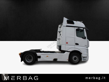 Cabeza tractora Mercedes