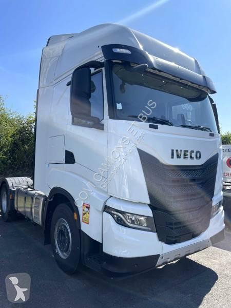 Traktor Iveco