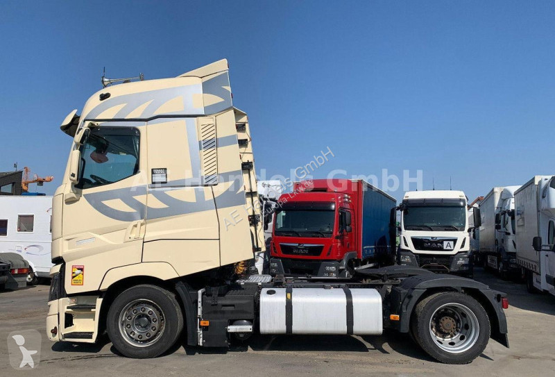 Traktor Renault T HIGH 520