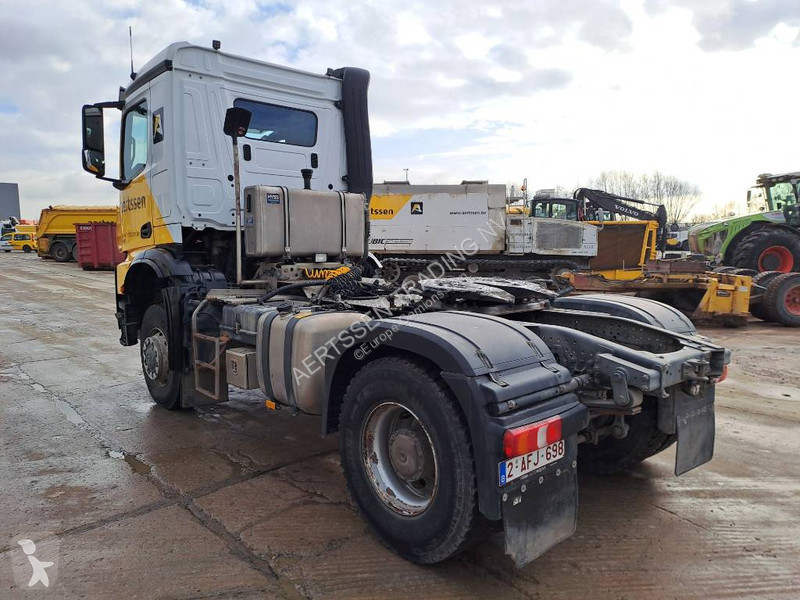 Traktor Mercedes 2045