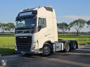 Cabeza tractora Volvo