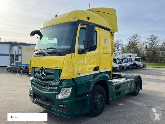Traktor Mercedes 1842