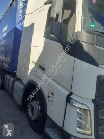 Cabeza tractora Volvo