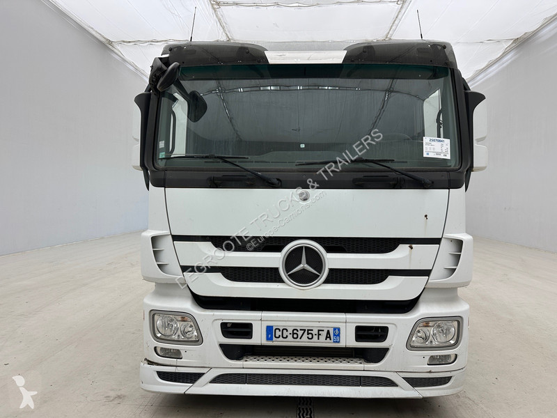 Cabeza tractora Mercedes 1844LS