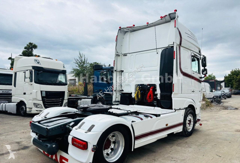 Tahač DAF XF 530