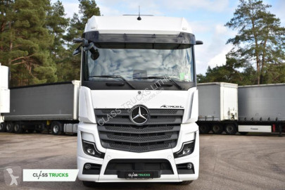 Cabeza tractora Mercedes