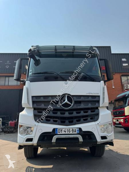Traktor Mercedes