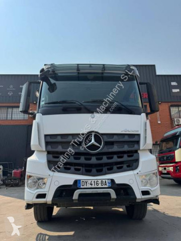 Cabeza tractora Mercedes