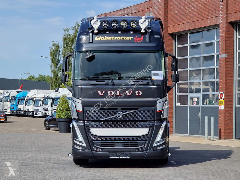 Traktor Volvo 13540 Globetrotterl XL 6x4 -...