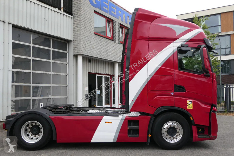 Tahač Iveco 510...