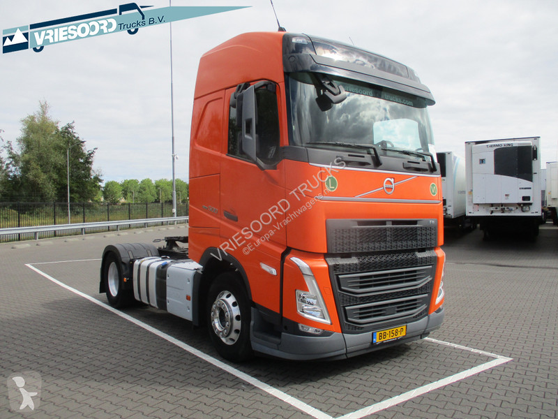 Tracteur Volvo 500 PK WITH STAND/AIRCO