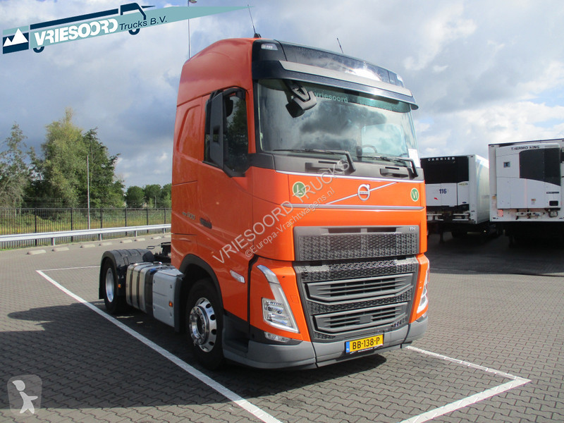Tracteur Volvo 500PK WITH STANDAIRCO