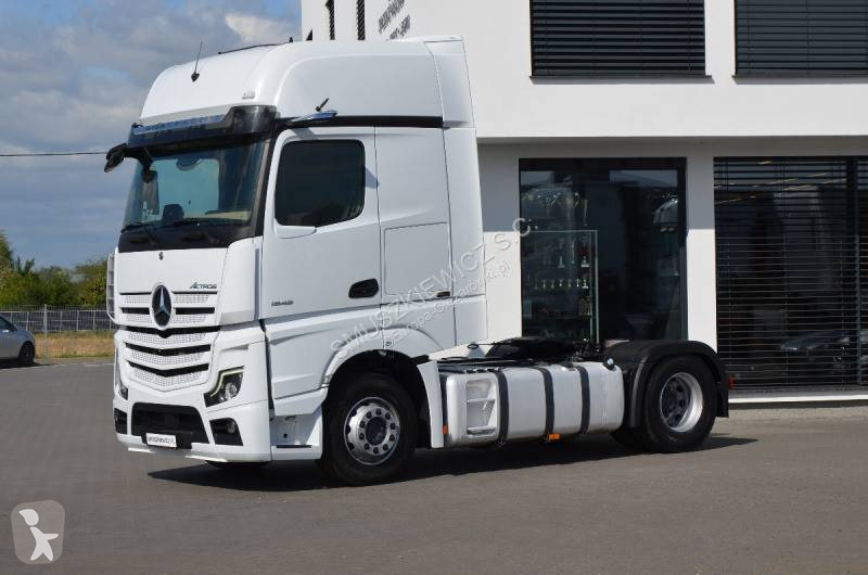 Tahač Mercedes