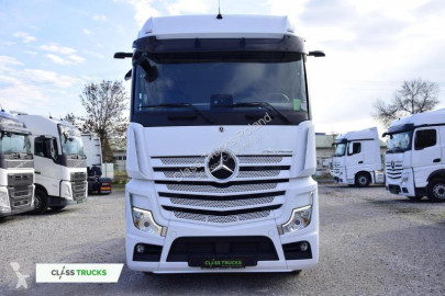 Traktor Mercedes