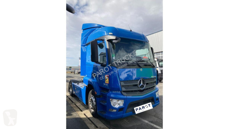 Traktor Mercedes 1846