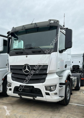 Traktor Mercedes ny