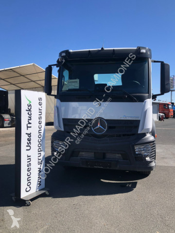 Traktor Mercedes ny