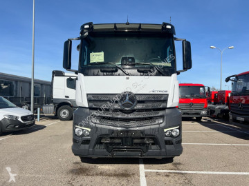 Cabeza tractora Mercedes nueva