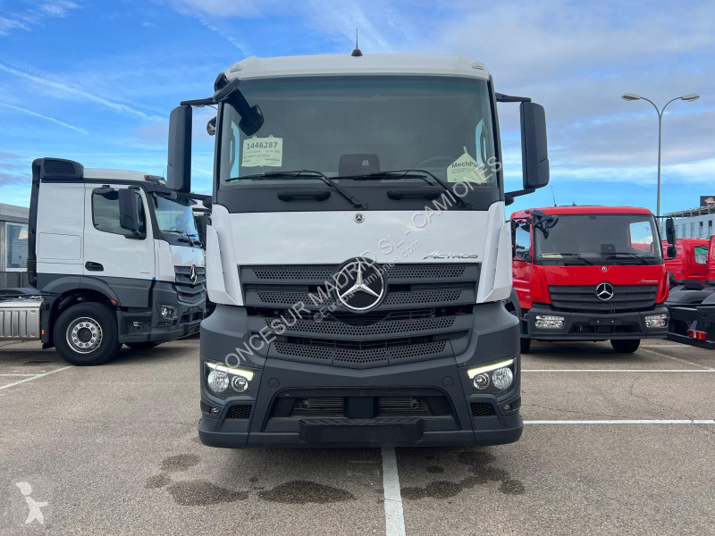 Cabeza tractora Mercedes 1845 LS