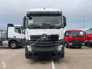 Traktor Mercedes ny