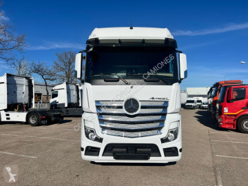 Traktor Mercedes ny