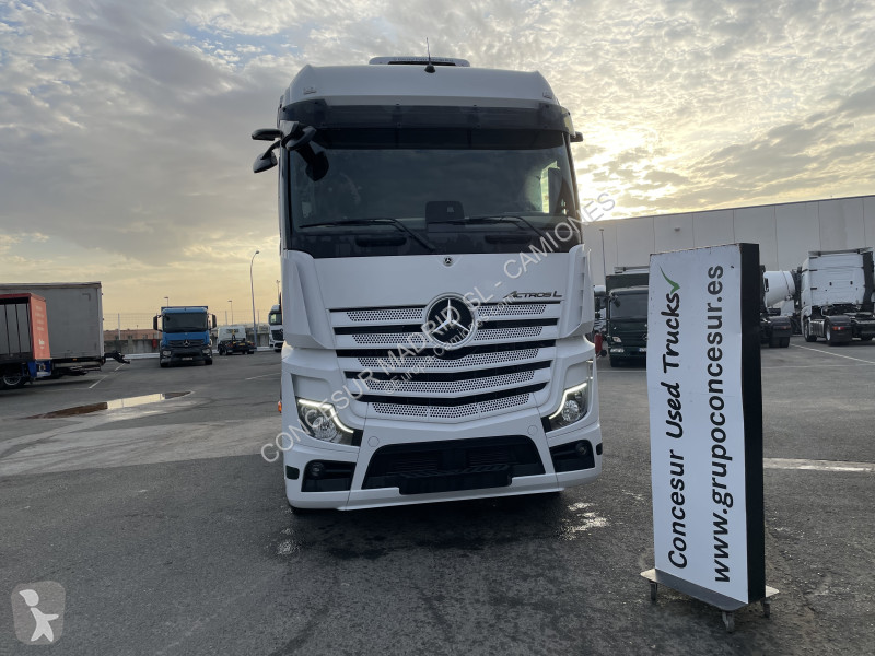 Cabeza tractora Mercedes L 1863