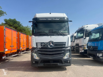 Traktor Mercedes