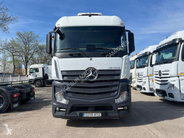 Cabeza tractora Mercedes
