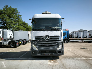 Cabeza tractora Mercedes